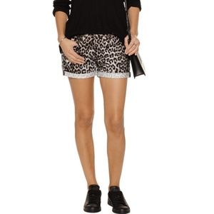 mid-rise leopard print cuffed boyfriend shorts